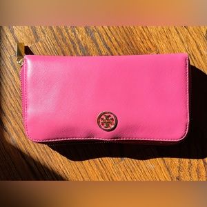 Tory Burch leather zip wallet
